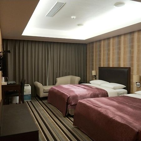 Metropolis Hotel Taoyuan Zewnętrze zdjęcie